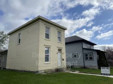 Main picture of 714 W Creighton Ave