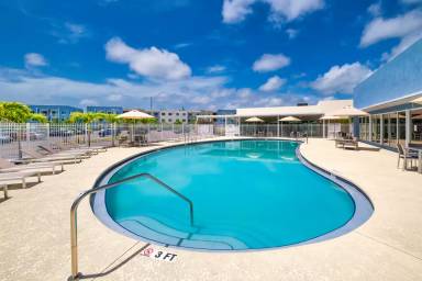 Main picture of Pine Groves Apartments