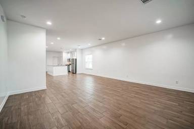 Main picture of 18530 Alemarble Oak St
