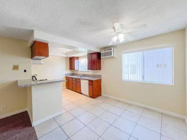 Main picture of 3742 Howard Ave