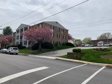 Main picture of 25 N 5th Ave