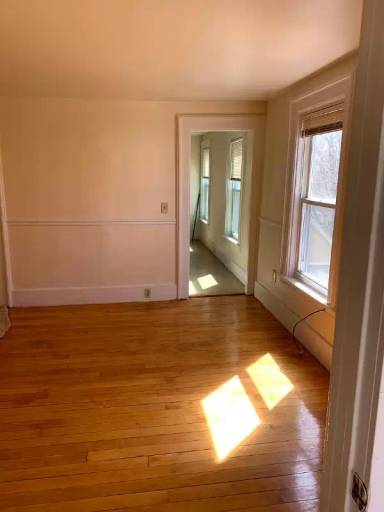 Main picture of 49 Cedar St