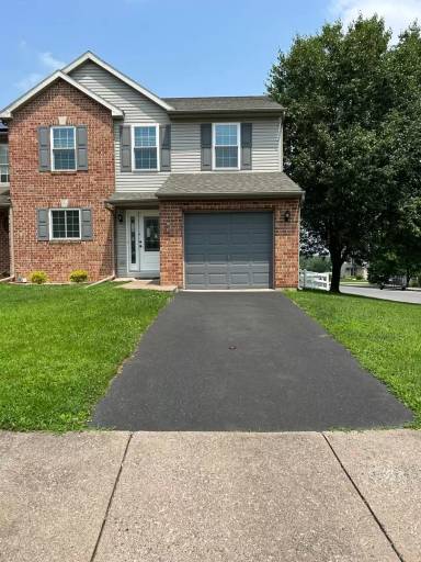 Main picture of 2490 Chestnut Ln