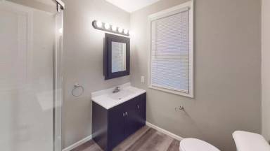 Main picture of 419 Crawford Ave