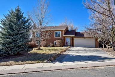 Main picture of 6940 Meadowwood Pl