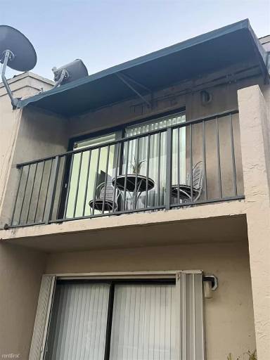 Main picture of 7411 SW 152nd Ave
