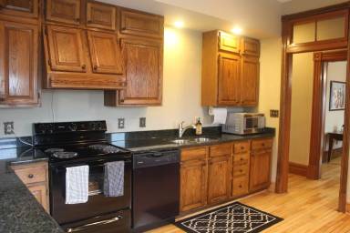Main picture of 653 5th St E