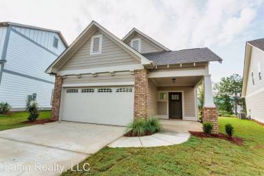 Main picture of 2758 Village Pl