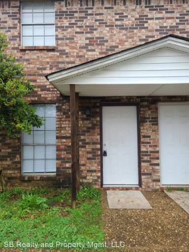 Main picture of 8206 Woodview Dr E