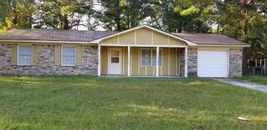 Main picture of 208 Logan Dr
