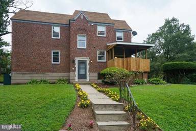 Main picture of 695 W Walnut Ln