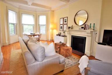 Main picture of 227 Newbury St
