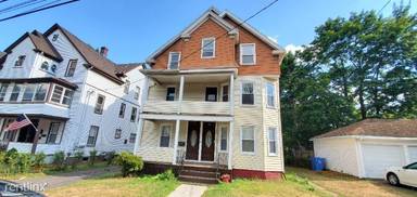 Main picture of 15 Roberts St
