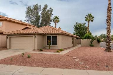 Main picture of 15809 S 29th St