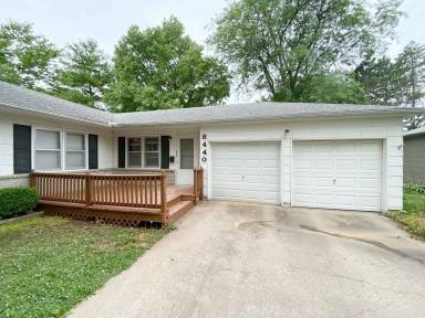 Main picture of 8440 Grandview Ln
