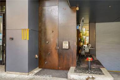 Main picture of 1111 E Pike St