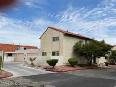 Main picture of 2546 Love St