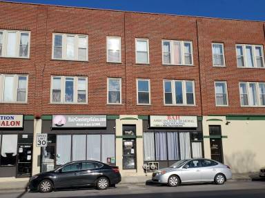 Main picture of 752 E 43rd St