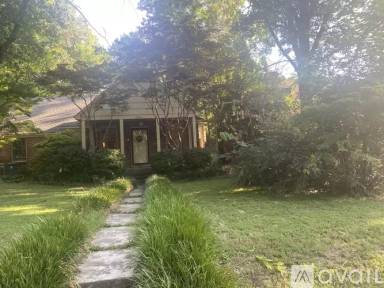 Main picture of 1812 York Ave