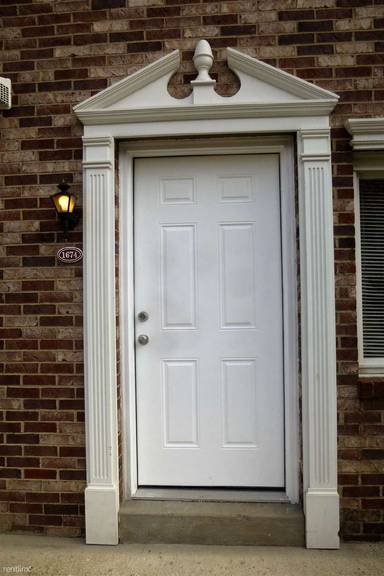 Main picture of Creekview Gardens Townhomes