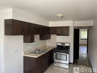 Main picture of 10536 W Touhy Ave