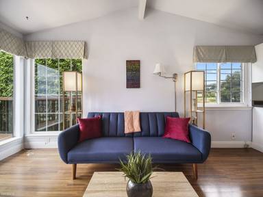 Main picture of 300 Courtland Dr