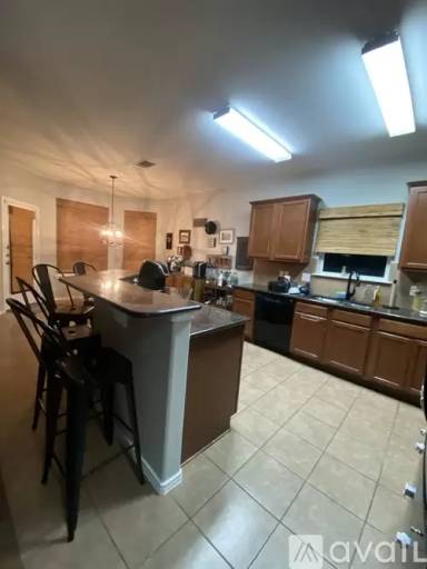 Main picture of 2002 Scott Dr