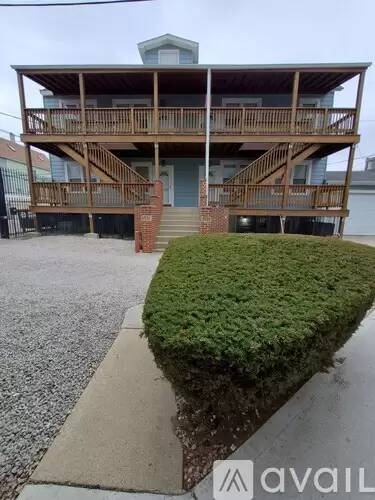 Main picture of 3034 N Drake Ave