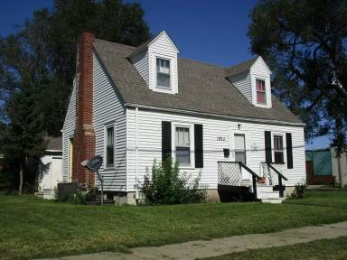 Main picture of 1004 W 5th St
