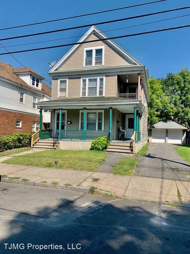 Main picture of 910 Park Ave