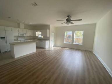 Main picture of 213 S Jan Dr