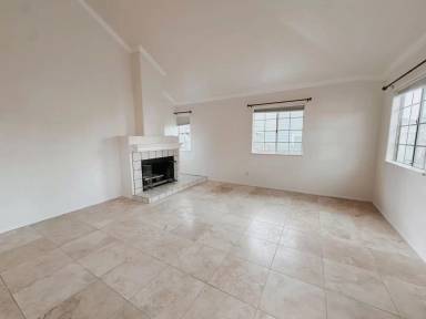 Main picture of 1060 Normandy Hill Ln