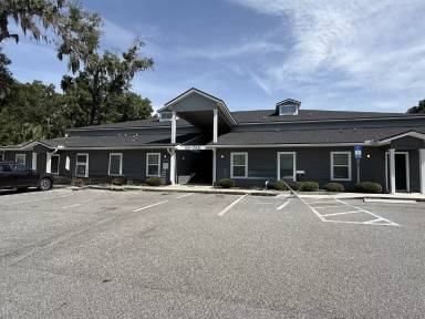 Main picture of 806 Oak St