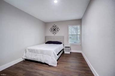 Main picture of 1030 Fallbrook Dr