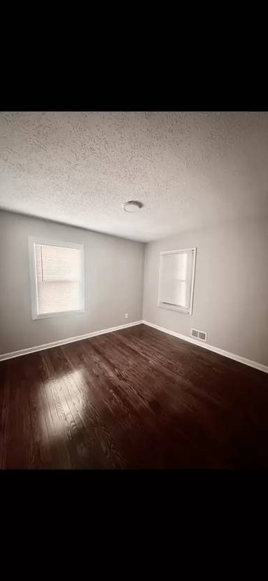 Main picture of 5108 E 30th St