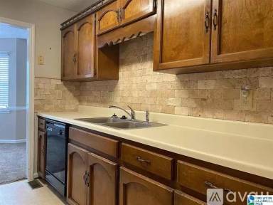 Main picture of 5530 Woodgate Cir