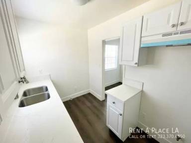 Main picture of 2520 Folsom St