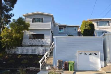 Main picture of 3401 Margarita Ave