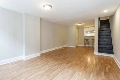 Main picture of 1919 Fernon St