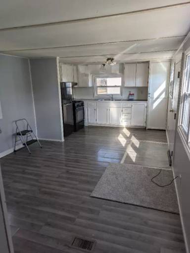Main picture of 1003 W Hildreth St