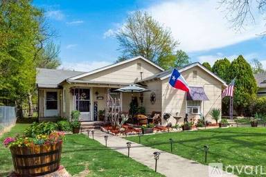 Main picture of 2022 Grace Ave
