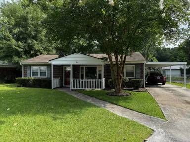 Main picture of 512 Eisenhower Dr