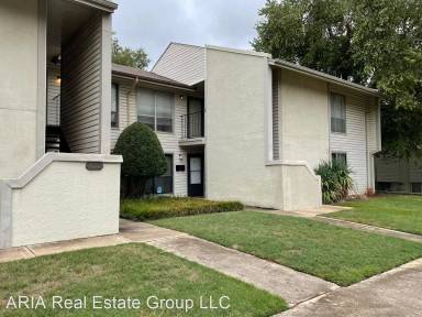 Main picture of 833 Cardinal Creek Blvd