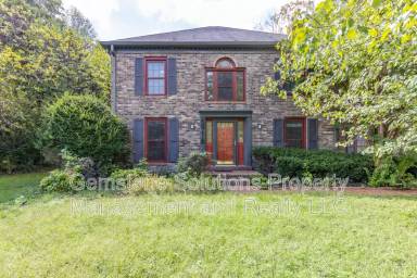 Main picture of 6916 Southern Woods Dr