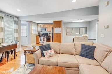 Main picture of 43 Baxter St