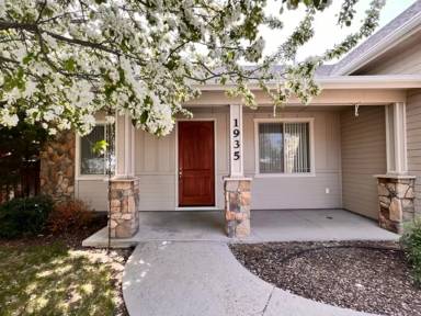 Main picture of 1935 W Marten Creek Dr