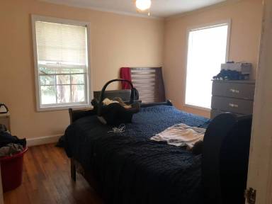Main picture of 36 Easy St