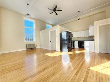 Main picture of 21 Jefferson St