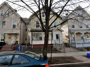 Main picture of 143 Plymouth St