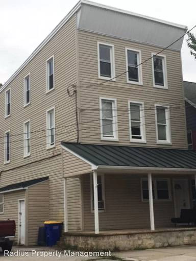 Main picture of 7 S Main St